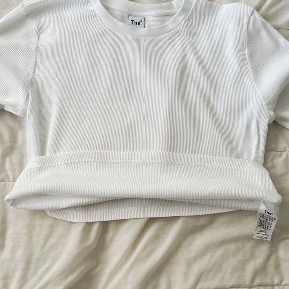 TNA- Aritzia White HomeStretch™ Crew Waist Longsleeve size Large - Picture 4 of 10